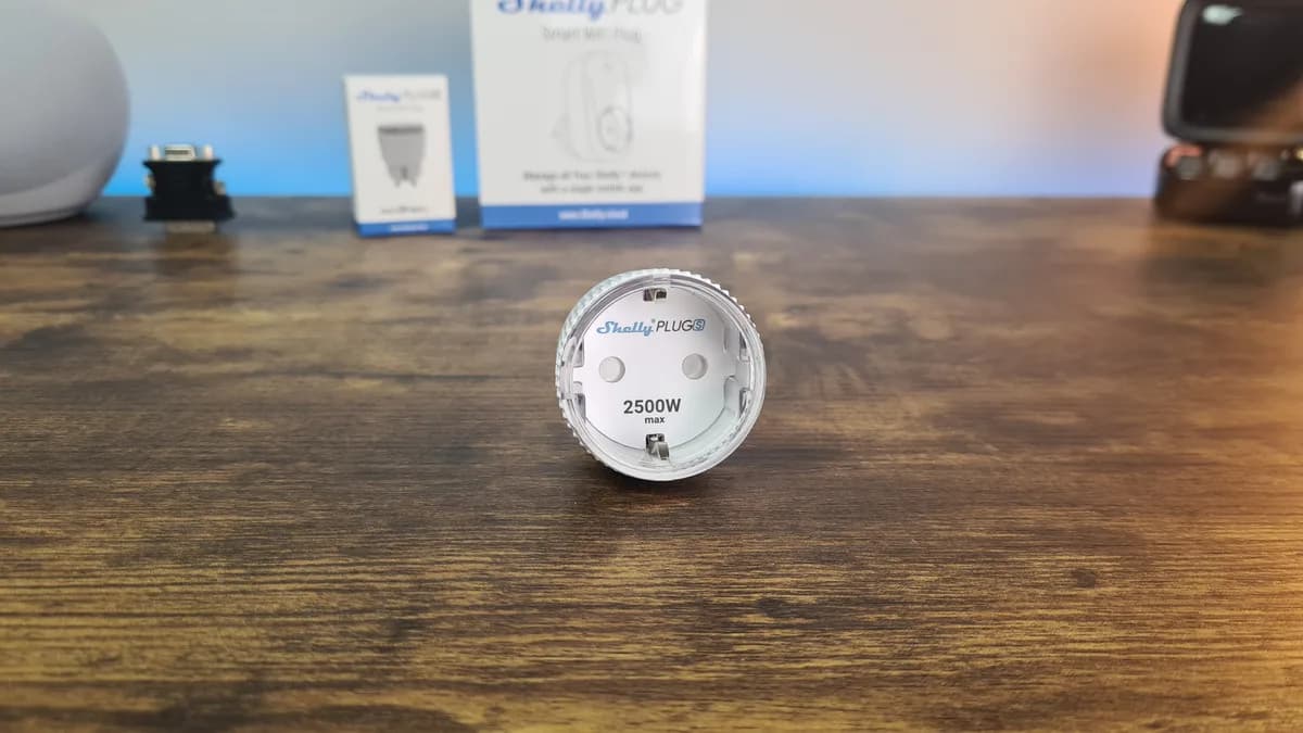 Enchufes inteligentes: control remoto, medición de consumo y ahorro real — Curso de Domótica | Enreta Domótica