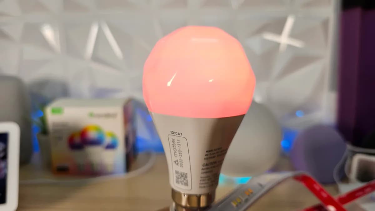 Iluminación inteligente: bombillas o interruptores, qué elegir para tu domótica — Curso de Domótica | Enreta Domótica